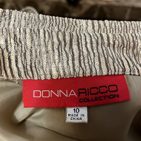 DONNA RICCO Collection Gold Metallic Textured Rhinestone Button Dress NWOT - Picture 13 of 14